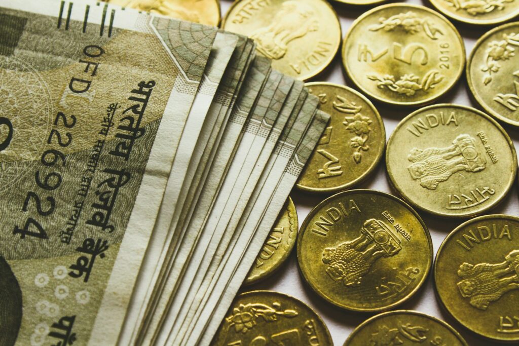 The Pros and Cons of Investing in Mutual Funds